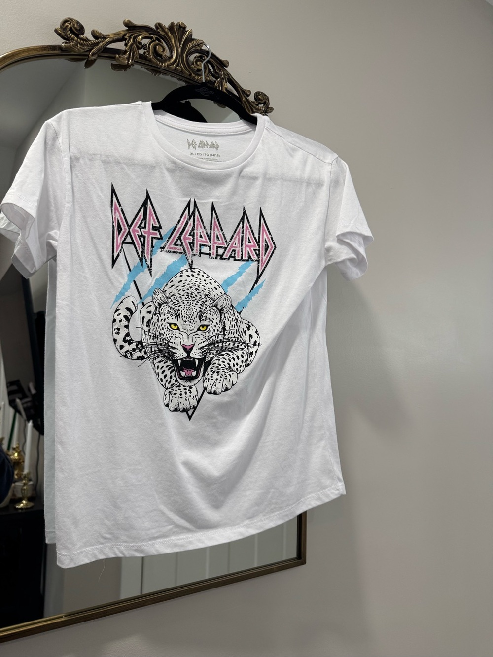 Def Leppard Kids' White Leopard Graphic Tee